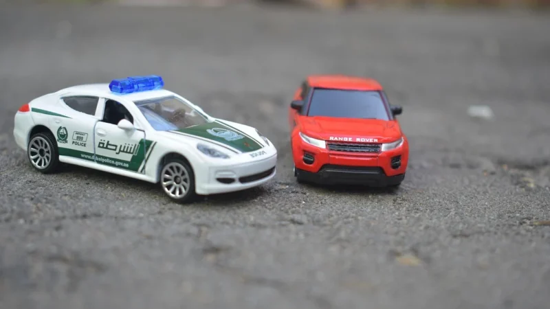 4 łapy oraz ogonRadiowóz posiada wysuwane megafony boczne””Psi Patrol”” to popularny serial