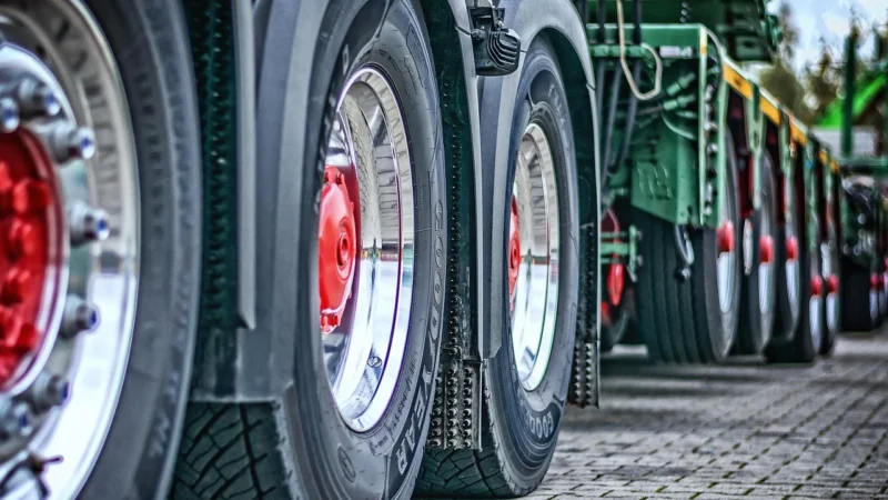 Bburago Traktor Z Ładowarką New Holland T7.315