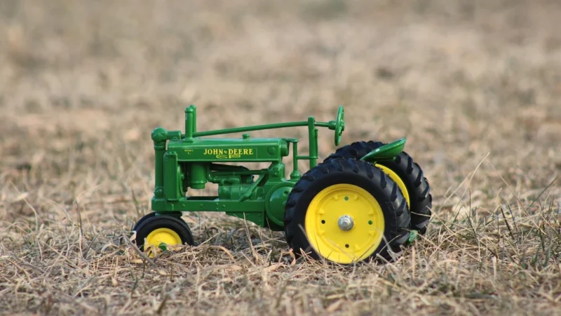Bruder 03055 Traktor John Deere 7930 z ładowarką i przyczepą 2-osiową