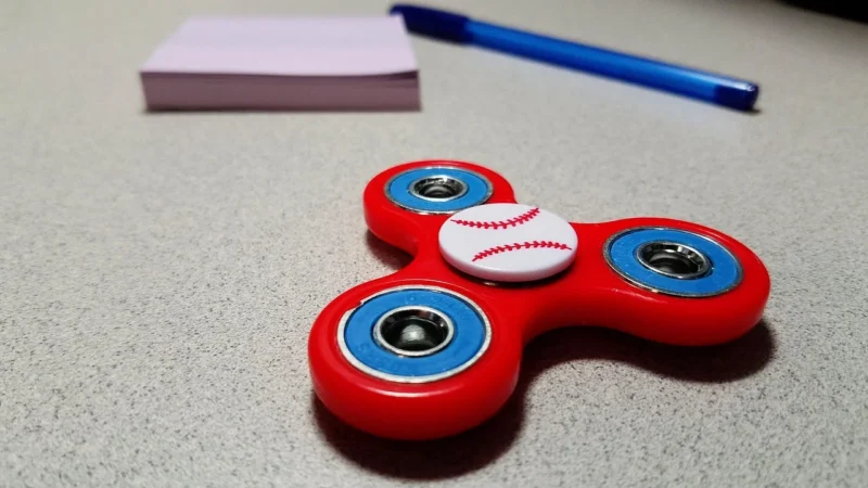 HAND SPINNER CZERWONY