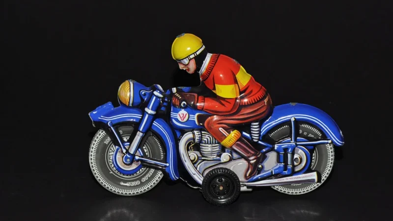 Hasbro Marvel Spidey Amazing Friends – Ms. Marvel z pojazdem Embiggen Bike F3991