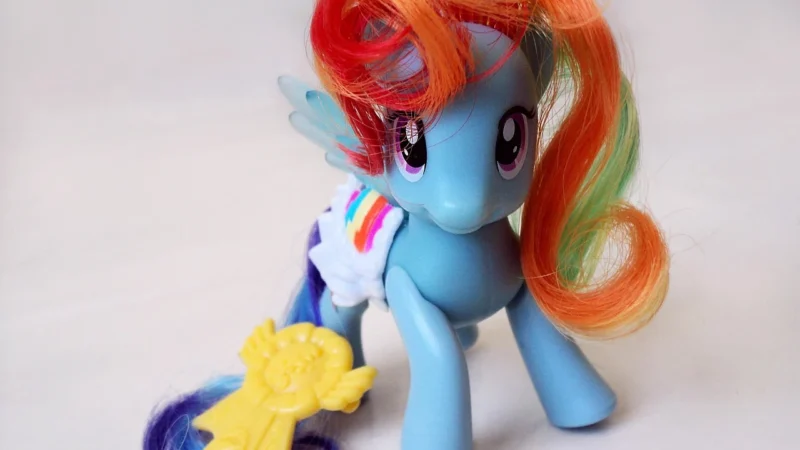 Hasbro My Little Pony Smashin Fashion Rainbow Dash F1758
