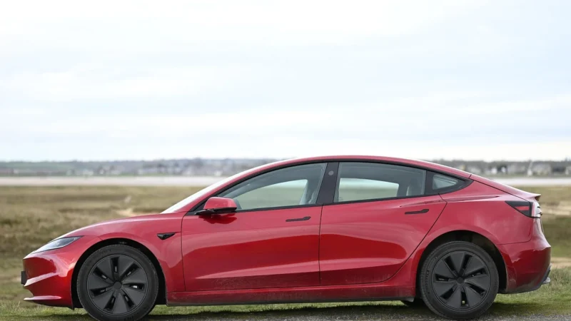 Hot Wheels 2022 Tesla Model 3 (HDH14)