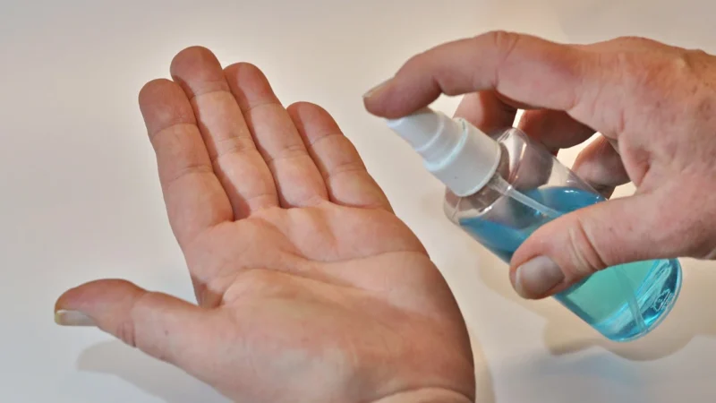 La Roche-Posay Łagodzący Koncentrat Naprawczy W Sprayu Do Podrażnionej Lub Zniszczonej Skóry B5 Spray 10 40Ml