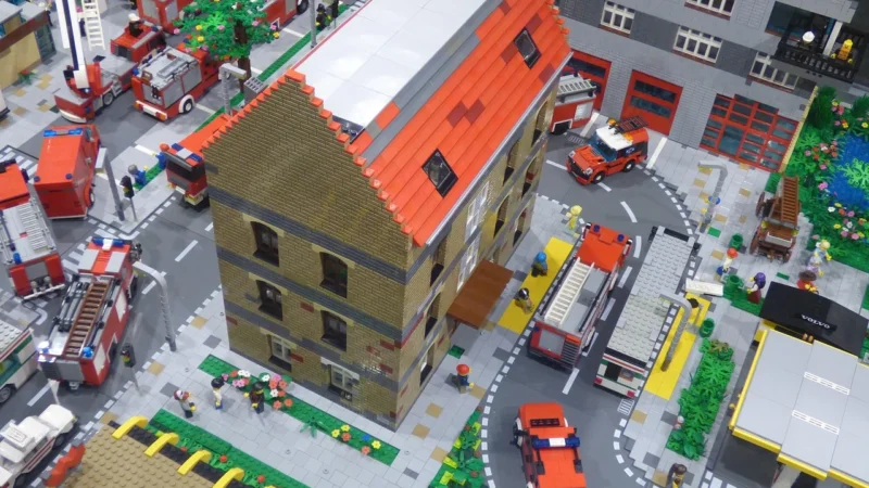 LEGO Friends 41704 Budynki Przy Głównej Ulicy