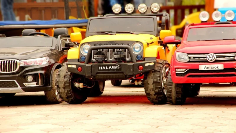 Maisto 31676 27 Jeep Wrangler 2014 Żółty Samochód 1:18