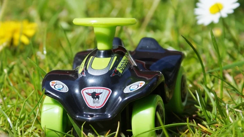 Mattel Disney Auta – Mini Racers– Aaron Clocker – GKF65 GLD36