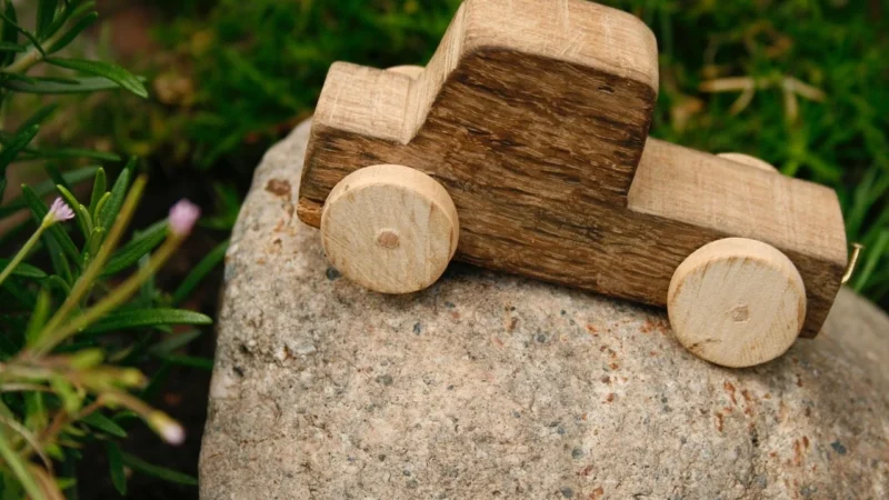Moulin Roty Auto Trójkołowy Samochodzik Mleczarz 632427