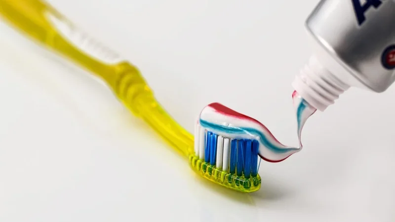 NANOO Toothbrush Kids 1 szt. szczotka do zębów dla dzieci Yellow
